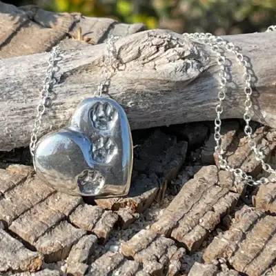 Necklaces & Pendants